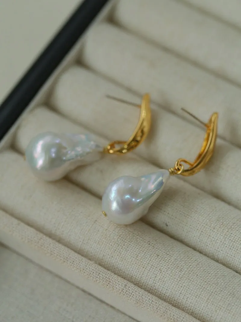 Minimalist Willow Leaf Baroque Pearl Pendant Earrings