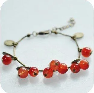 Timlee B057Wholesale,Vintage Red Glass Cherry Alloy Leaf Hand Chain Bracelet ,Fashion Jewelry