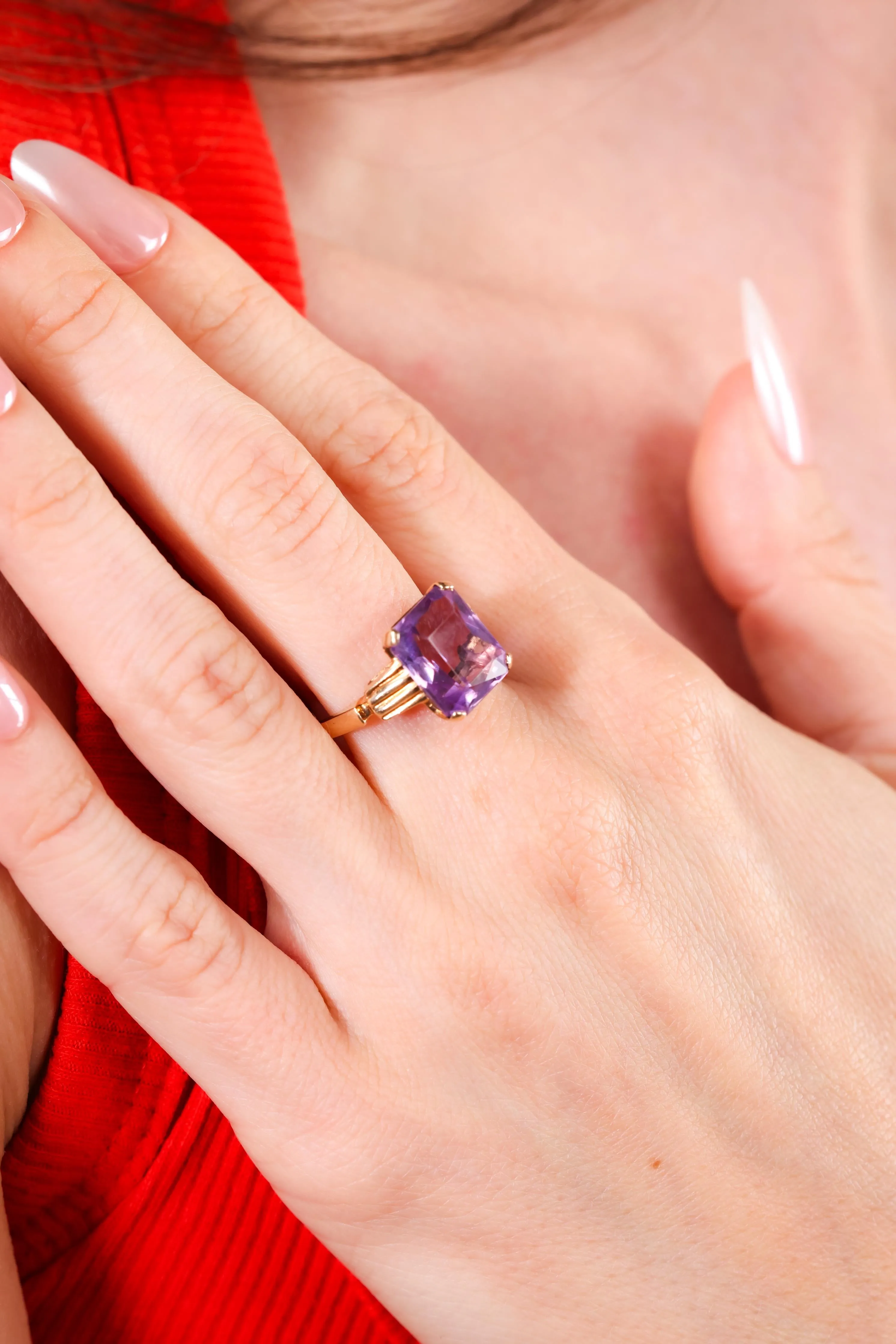 Vintage Amethyst Yellow Gold Solitaire Ring